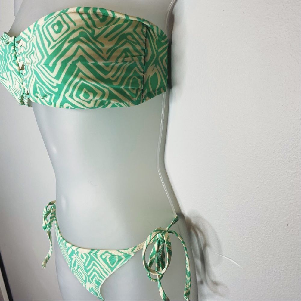 EIDON Two Piece Bikini Set - Picture 3 of 8